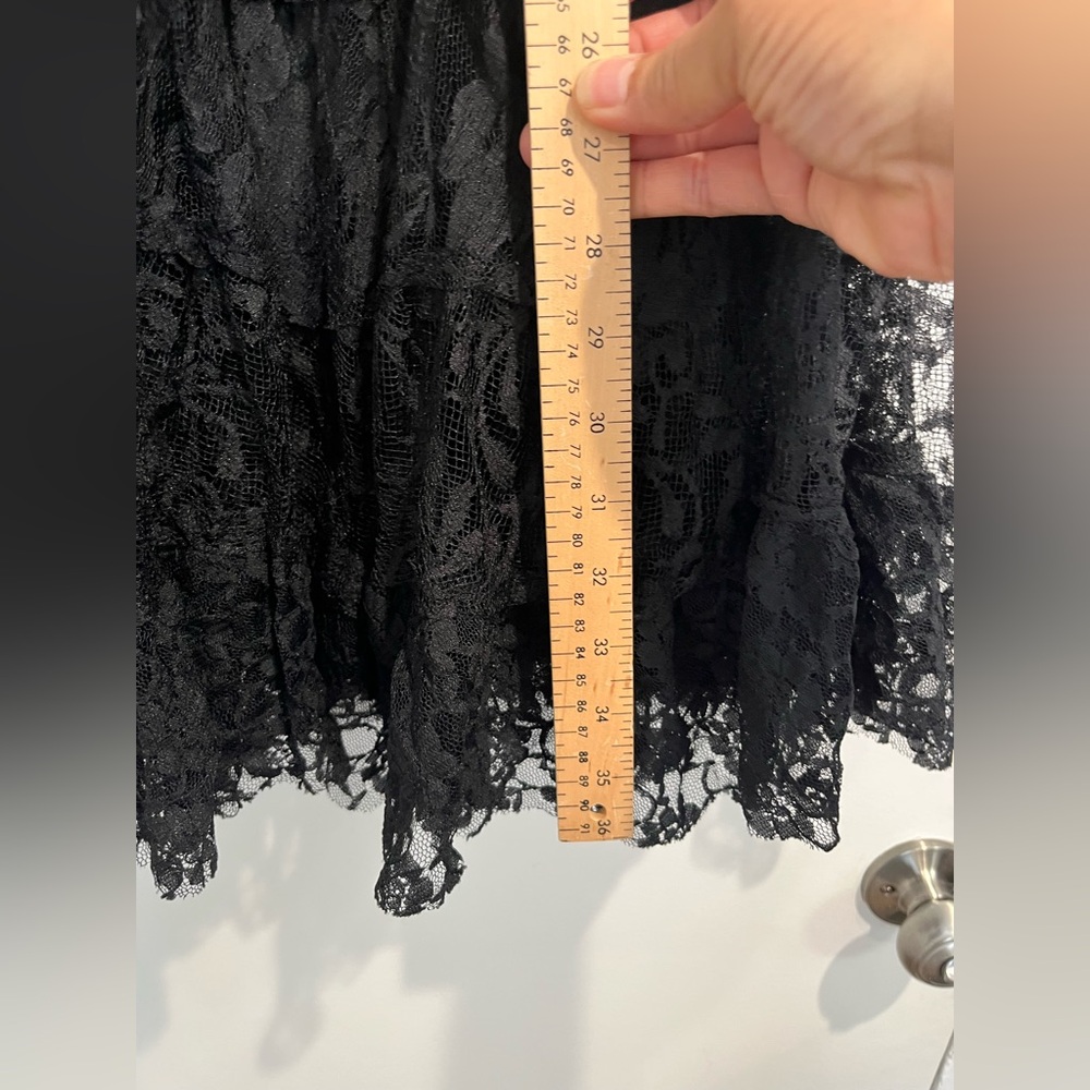 Solitaire Black Lace Tiered Skirt Sz. M - Picture 6 of 7